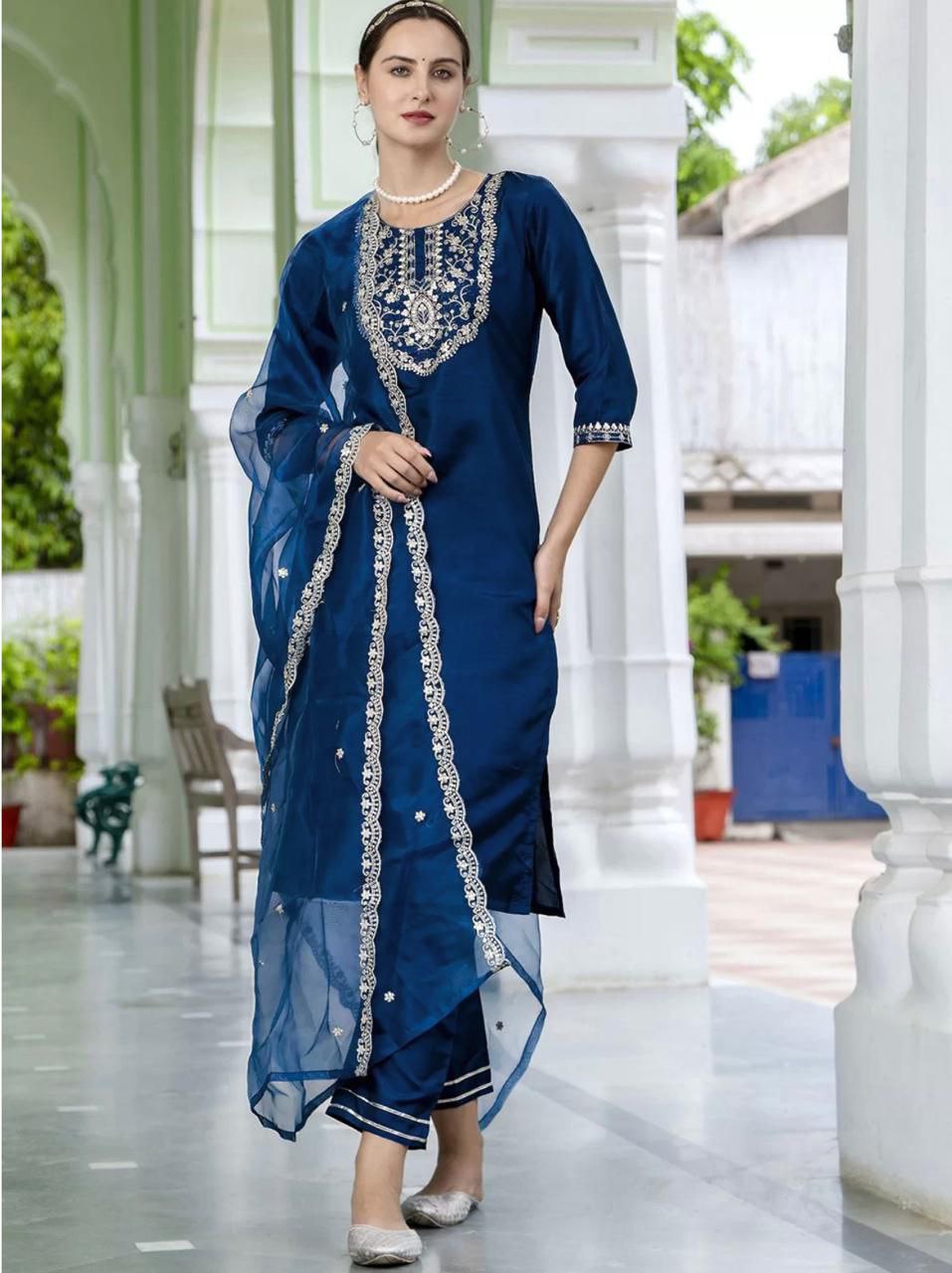 Graceful Peach Embroidered Kurta Set with Sheer Dupatta