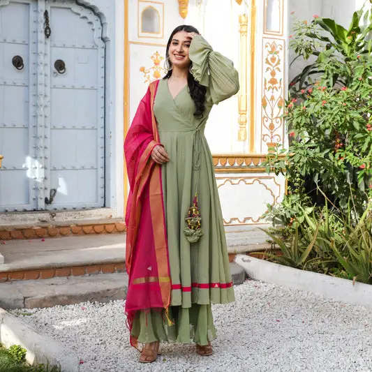 AASHIKA SUIT SET