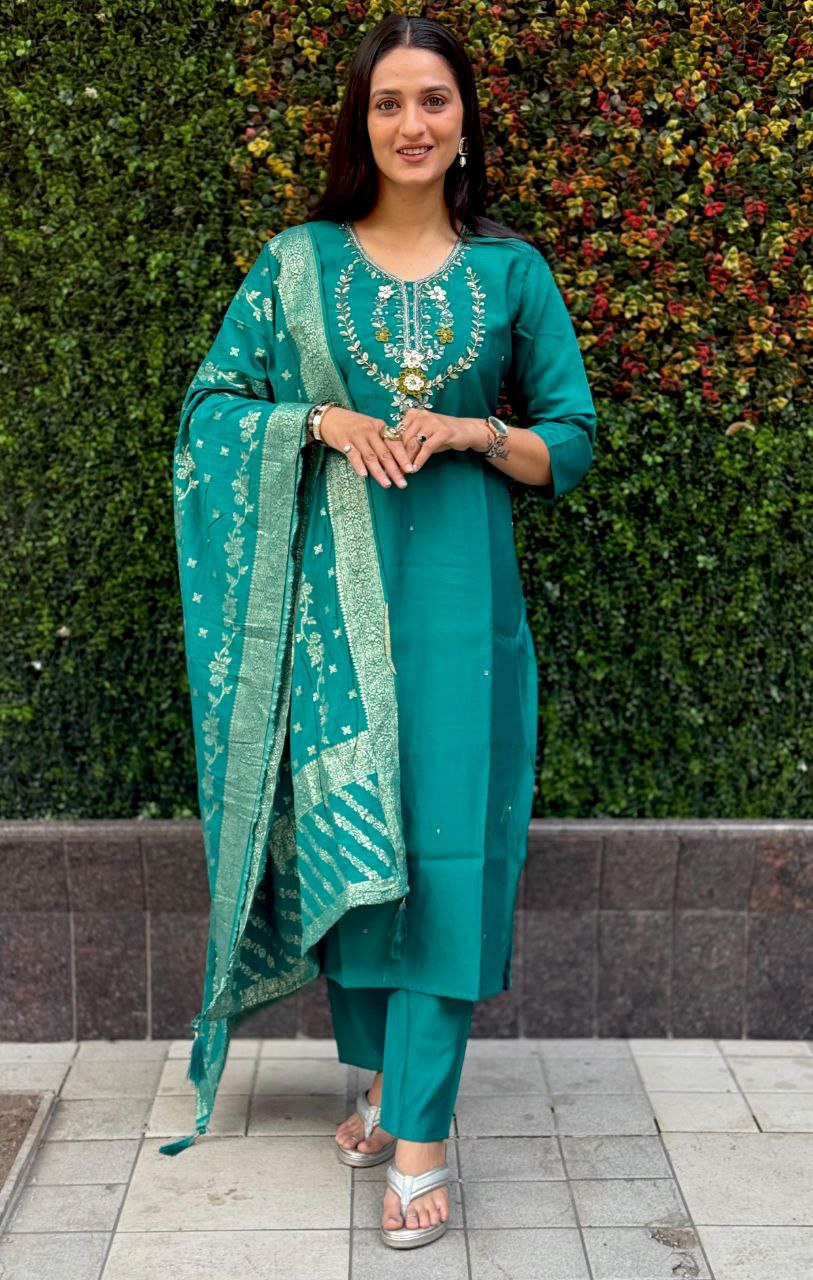 Green Kurta Set with Dupatta – Stylish Women’s Ethnic Wear for Festive & Party Looks