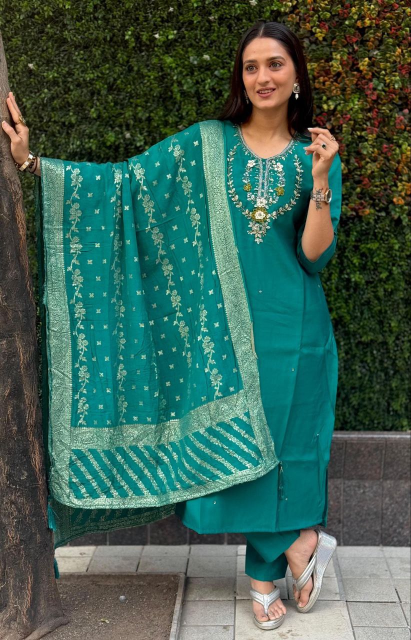 Green Kurta Set with Dupatta – Stylish Women’s Ethnic Wear for Festive & Party Looks