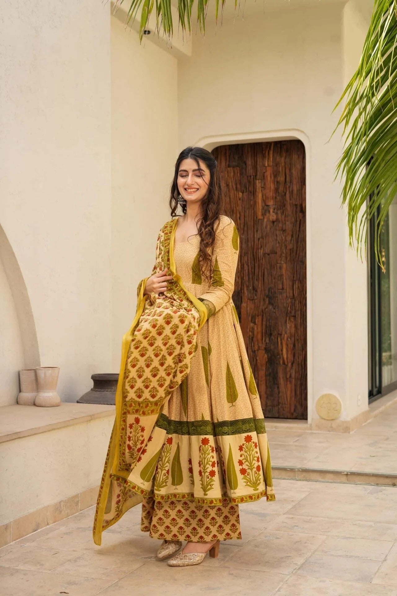 "Festive Glow"-Green Kurta Set for Wommen