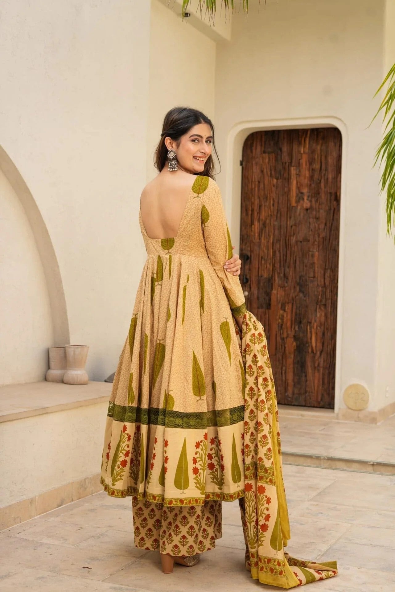 "Festive Glow"-Green Kurta Set for Wommen