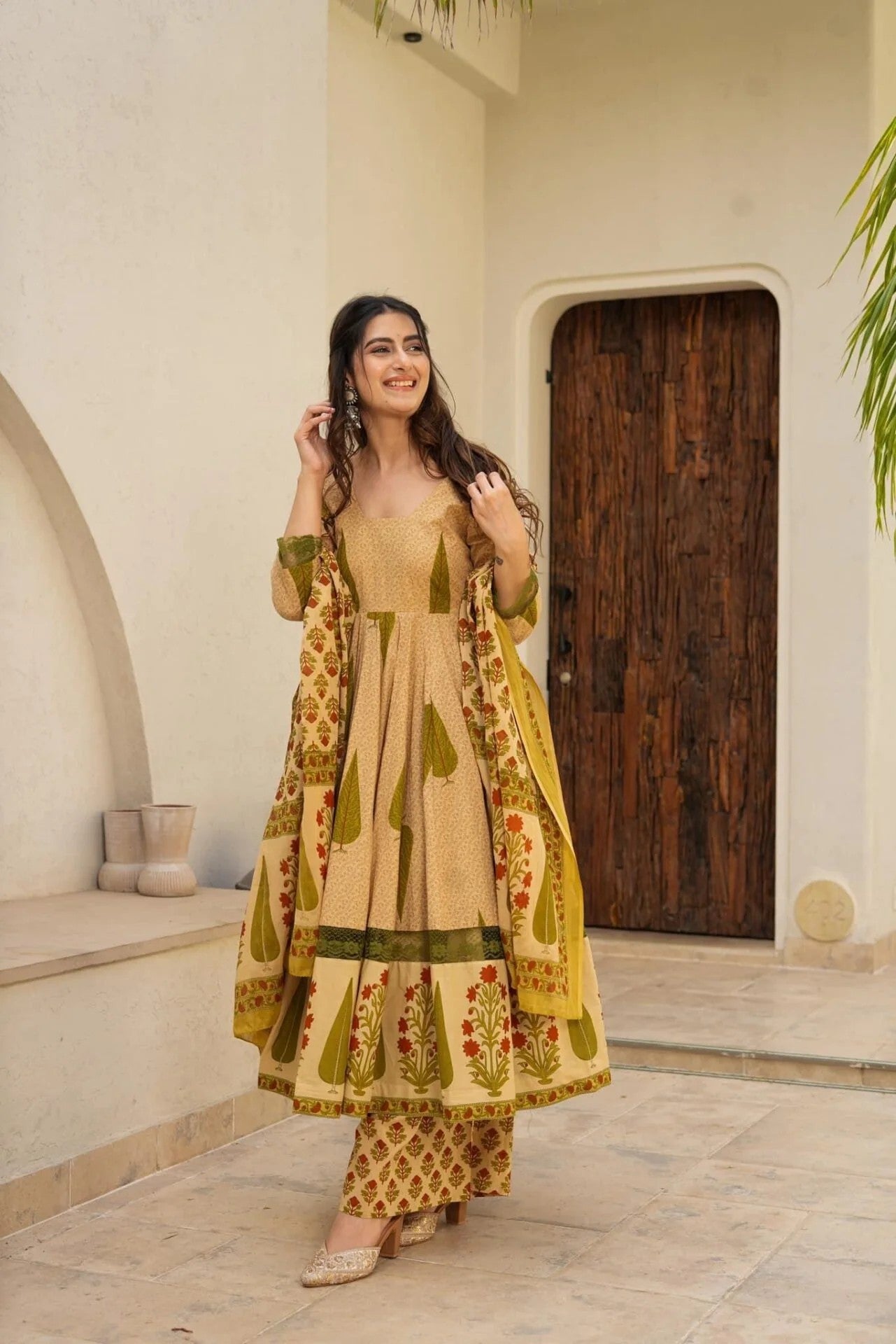 "Festive Glow"-Green Kurta Set for Wommen