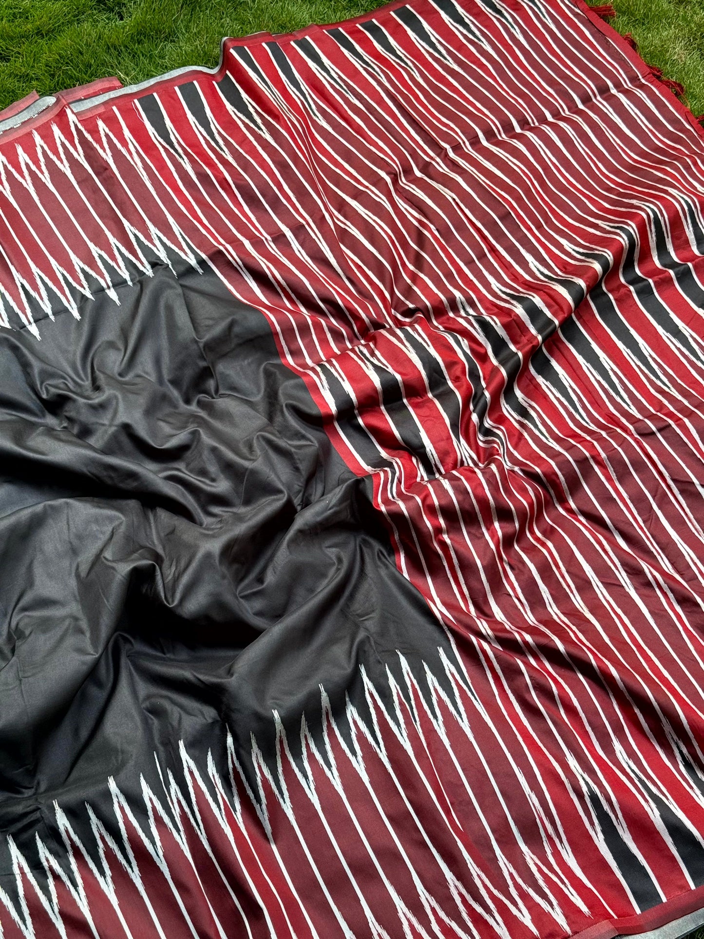 Black Soft Silk Ikkat Zari Weaving Saree