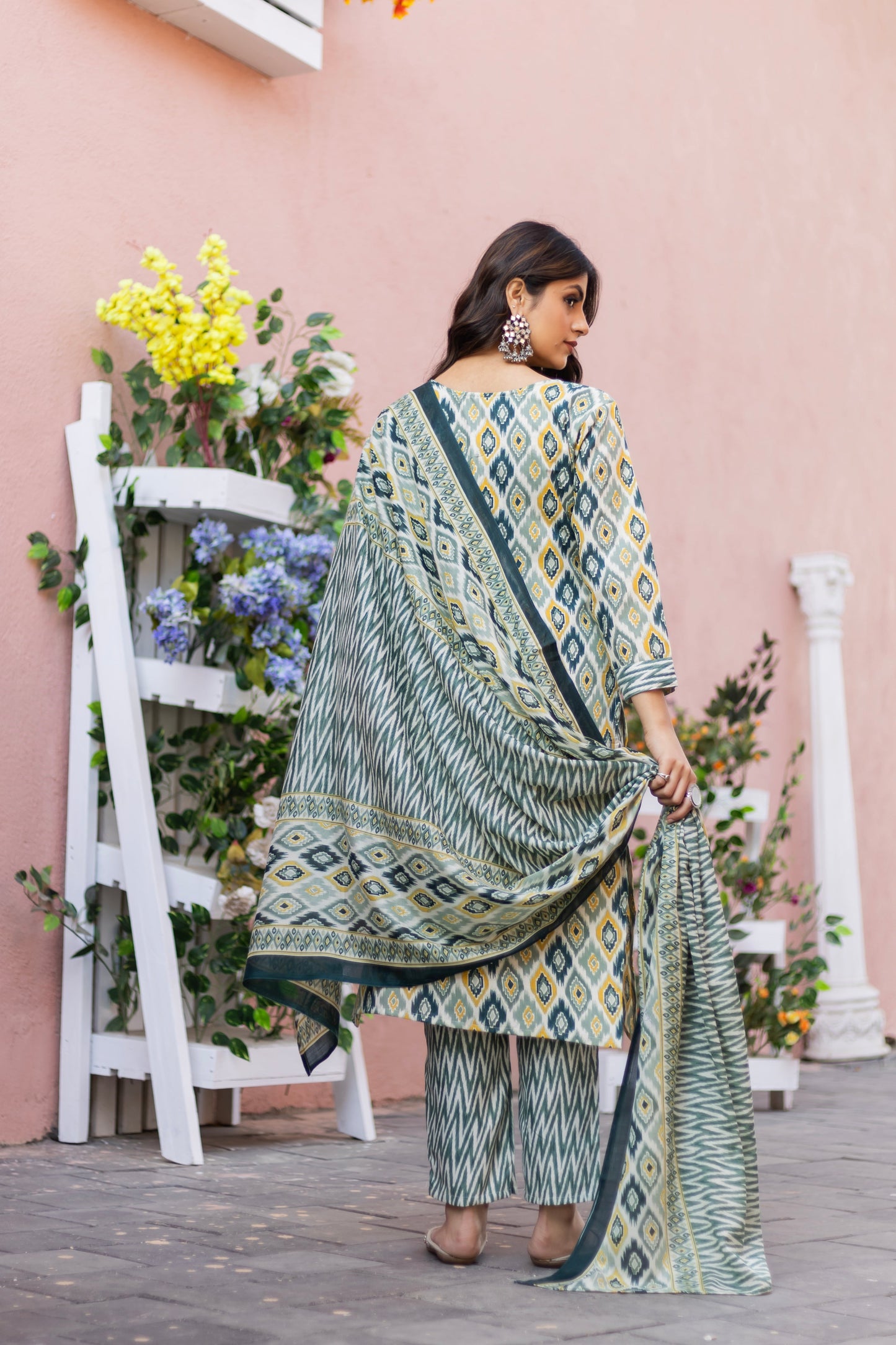 Classy Women Wear  Kurta Set