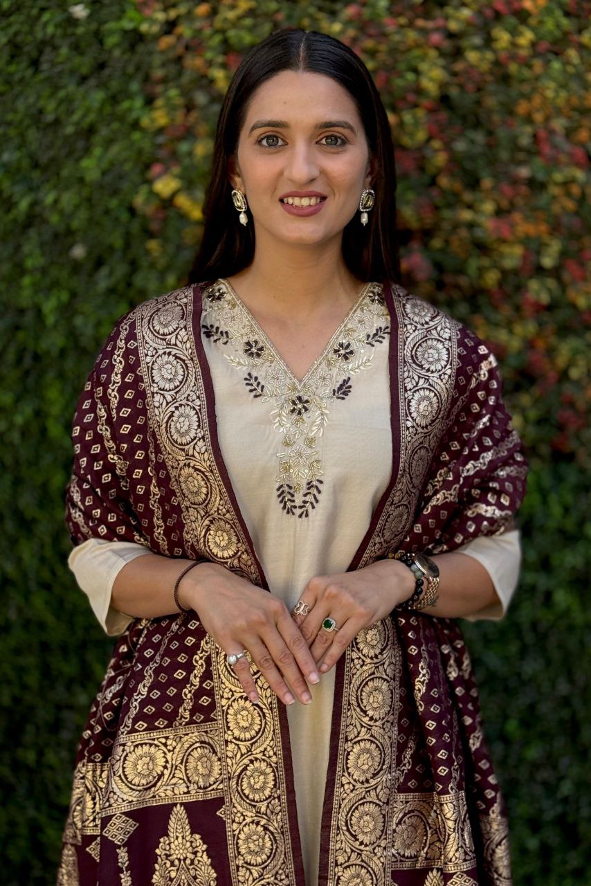 Off White Kurta Set with Dupatta – Elegant Festive & Party Wear for Women