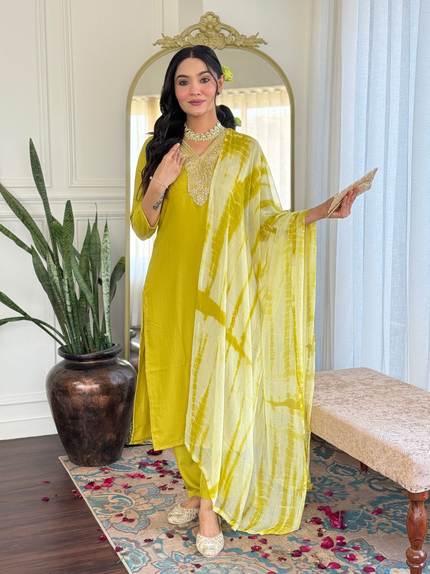 Lemon Zest – Chic and Cheerful Yellow Kurta Ensemble